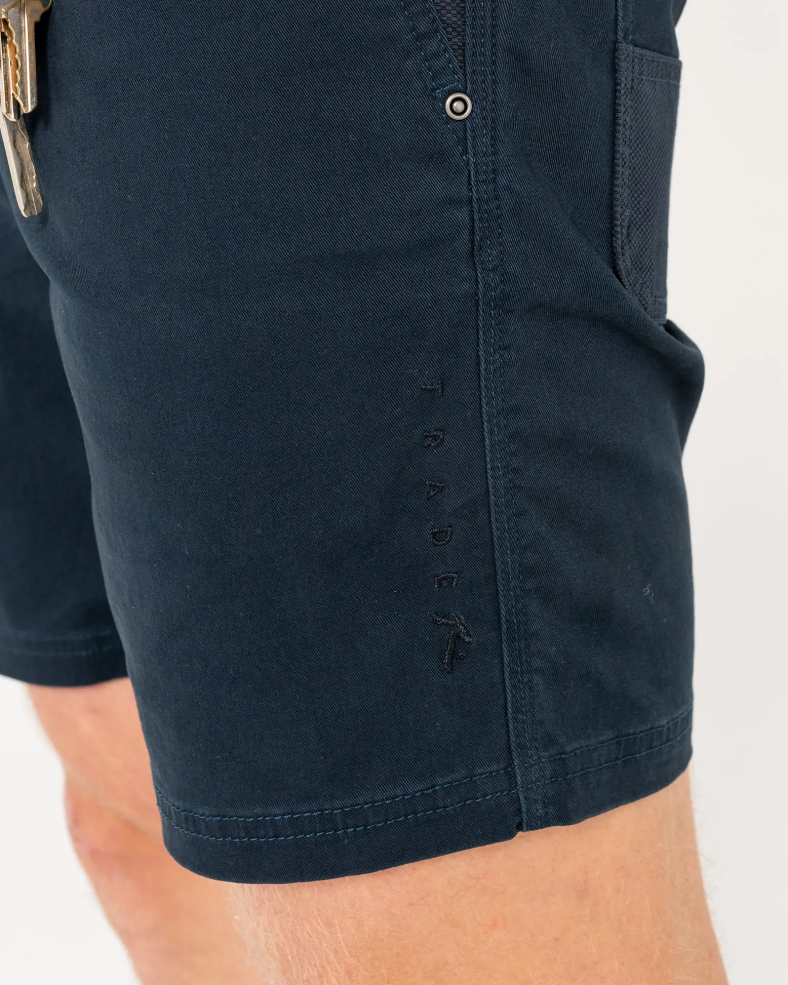 Heavy Lifts Elastic Short | Rusty Outlet
