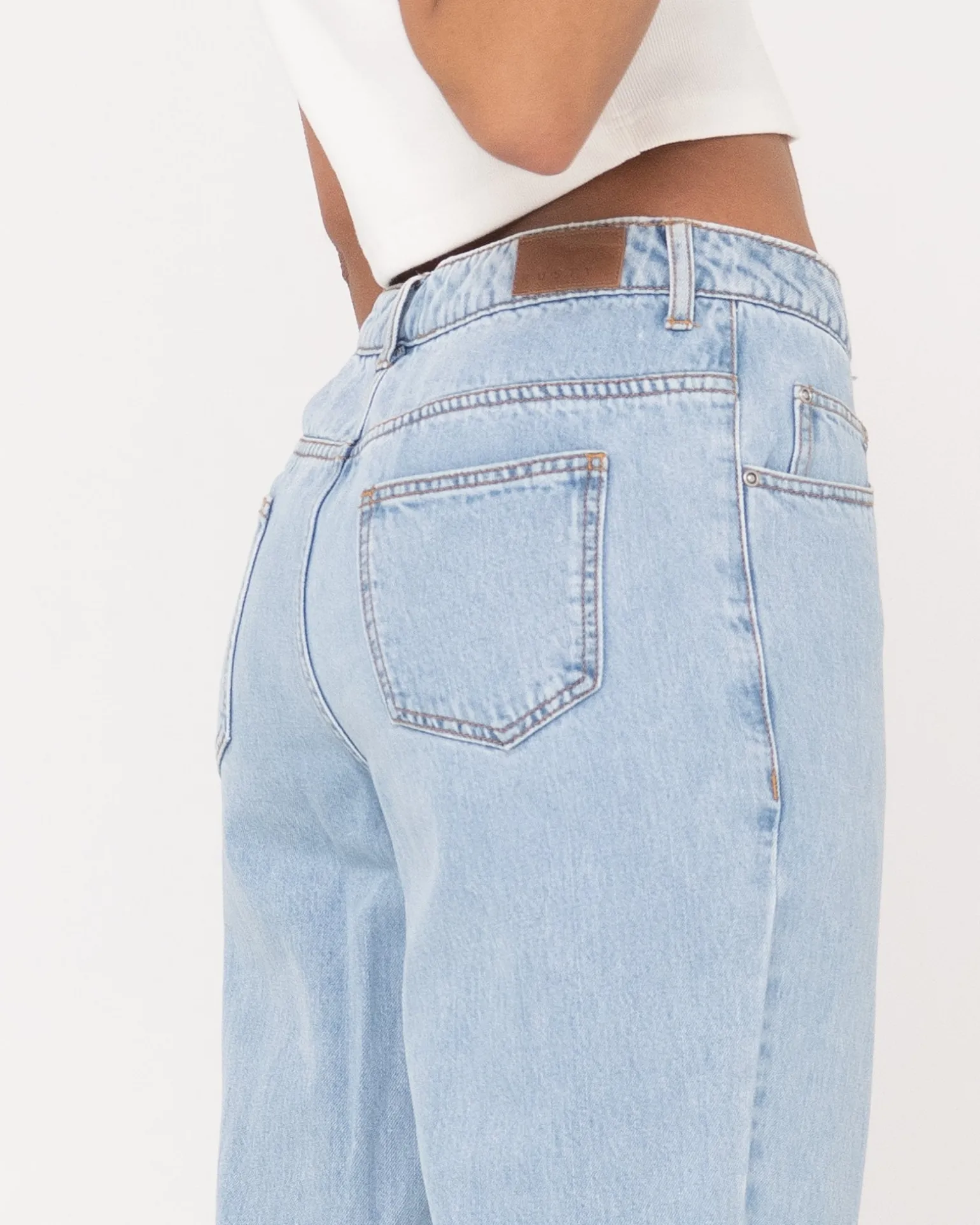 Mid Rise Straight Leg Jean | Rusty Outlet